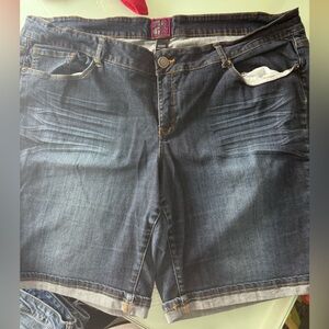 Vintage Torrid size 26 Jean shorts
